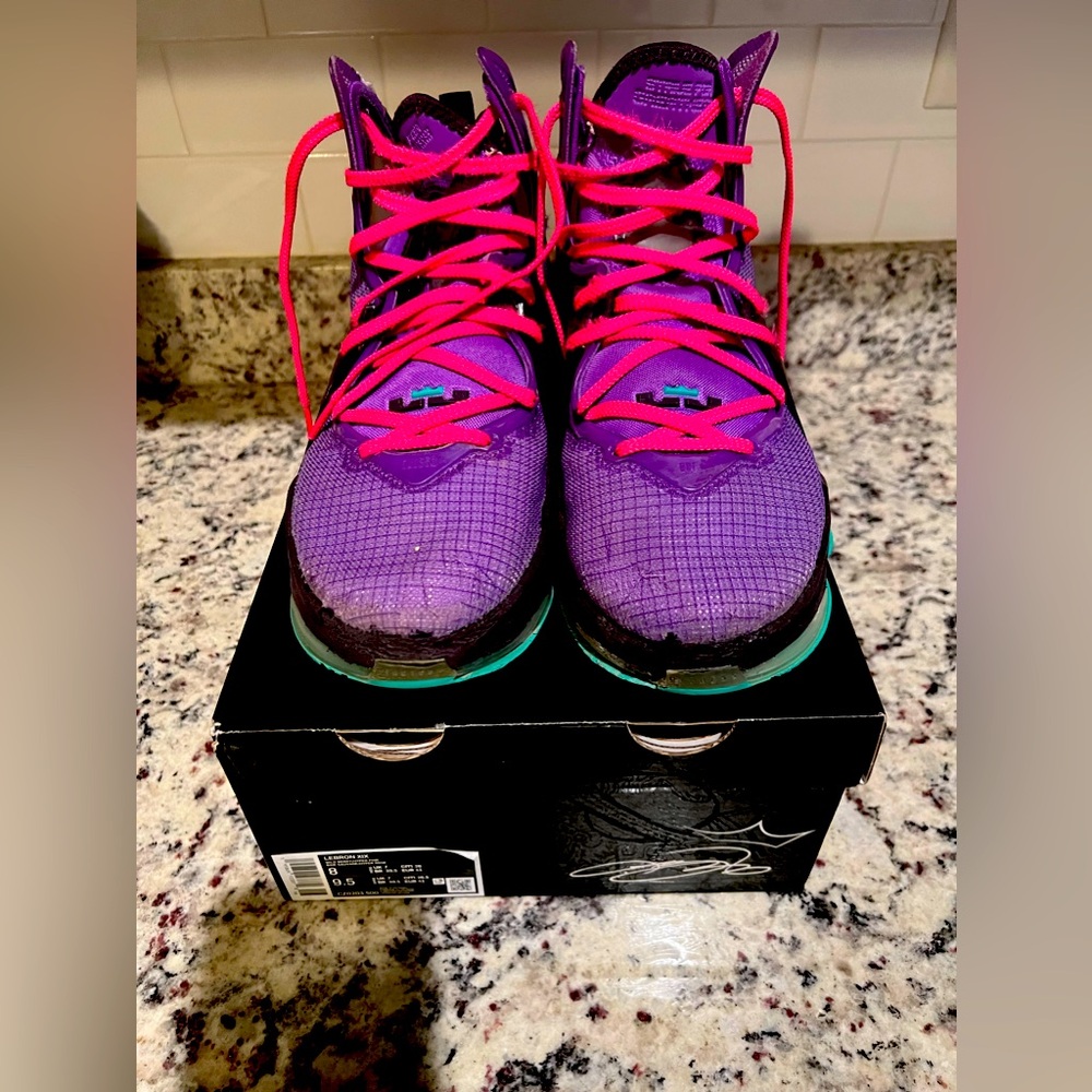Nike Lebron XIX 19 DJ Bron
Basketball Shoes